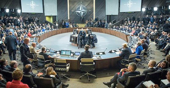 NATO’dan Makedonya’ya Üyelik Daveti