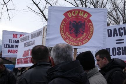 UÇK'nın Eski Üyeleri Üsküp'te Sırp Devletini Protesto Etti