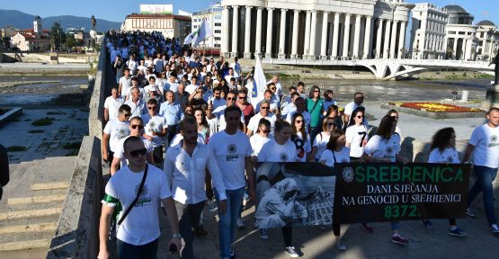 Üsküp’te Srebrenitsa İçin Yürüyüş